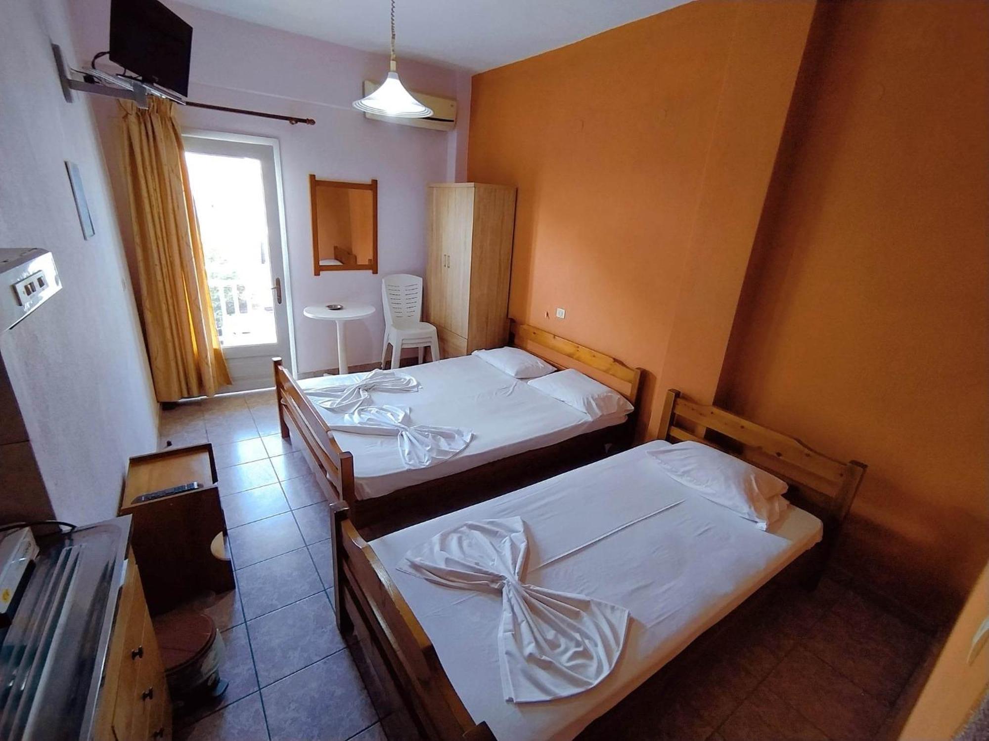 Μαρκονησ Hotell Paralía Exteriör bild