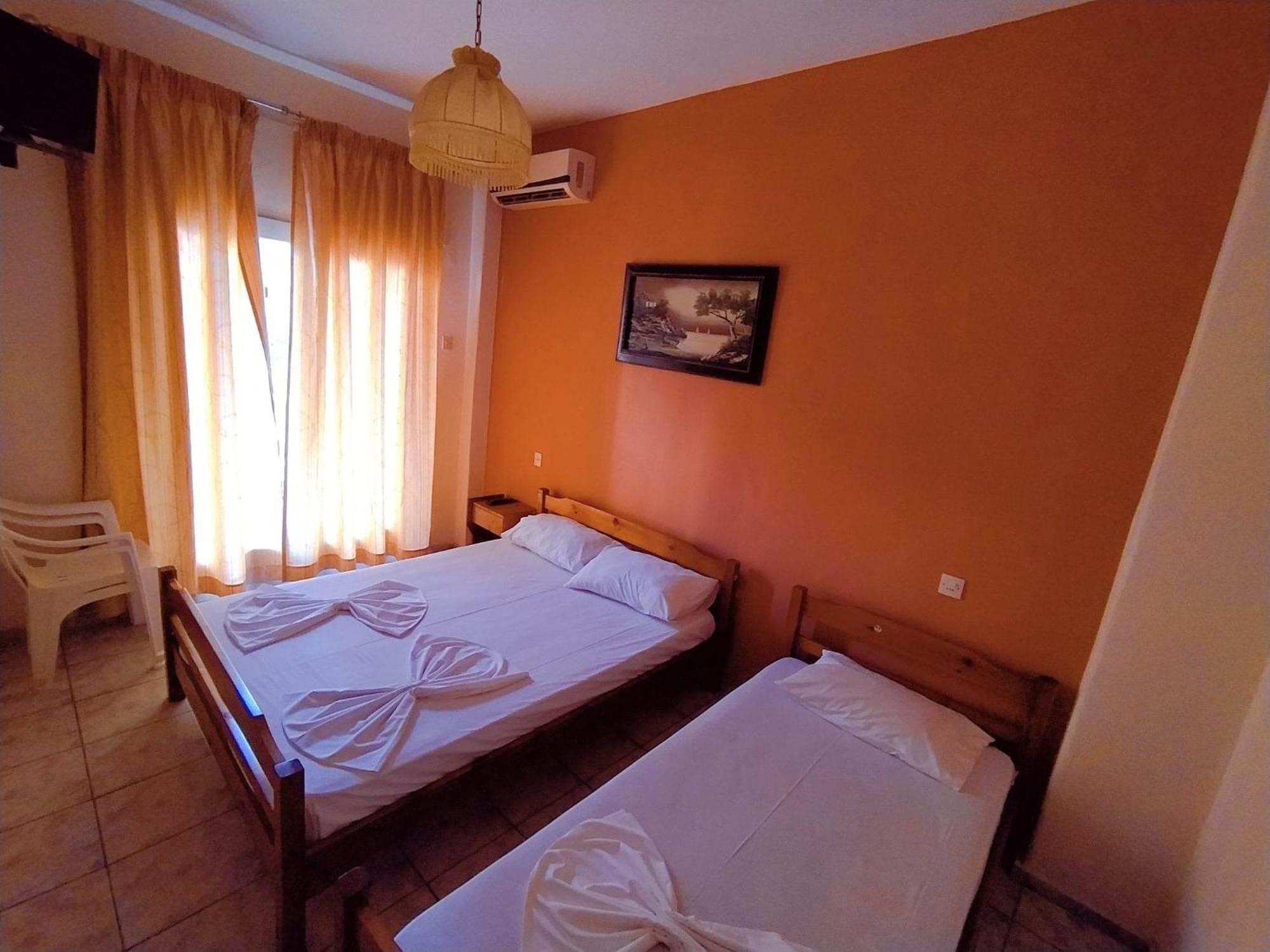 Μαρκονησ Hotell Paralía Exteriör bild